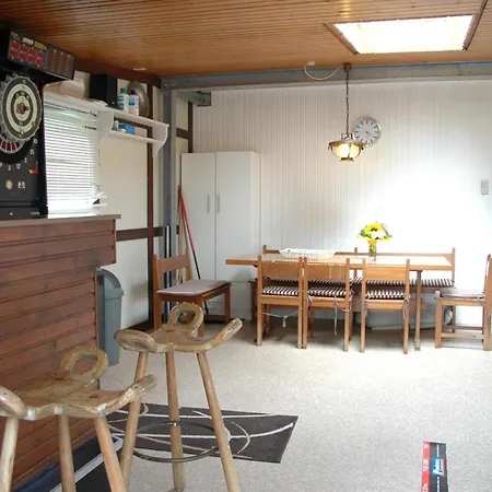Mit Indoorpool, Garten Und Partyraum Holiday home